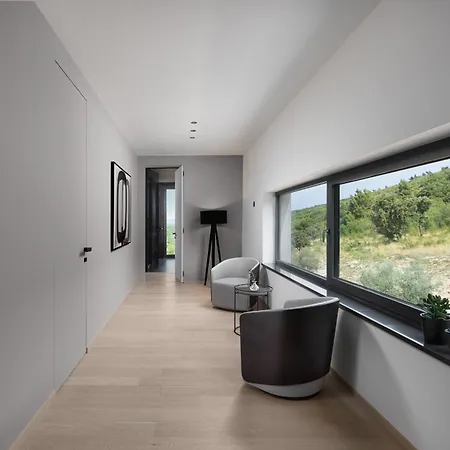 Villa Panoramica: Luxury Seaside Retreat Near Labin-rabac Koromacno