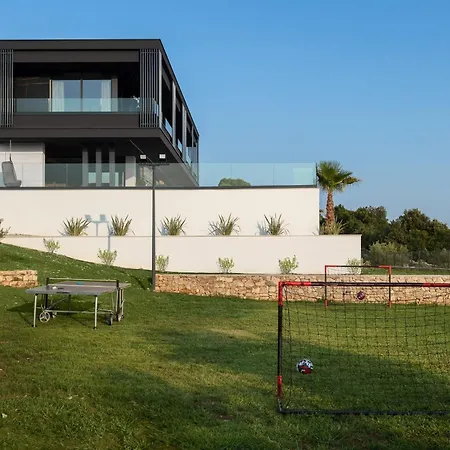 Panoramica: Luxury Seaside Retreat Near Labin-rabac Vila