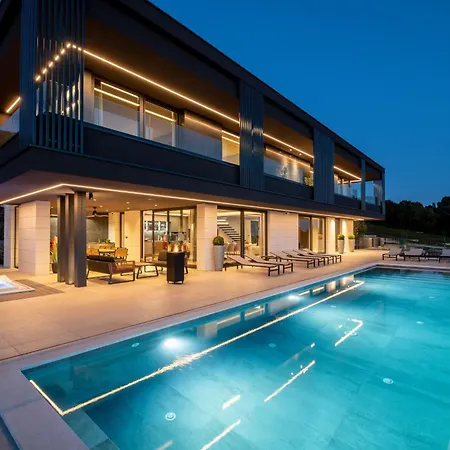 Panoramica: Luxury Seaside Retreat Near Labin-rabac Vila *
