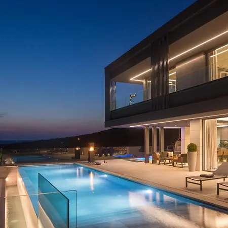 Panoramica: Luxury Seaside Retreat Near Labin-rabac Vila