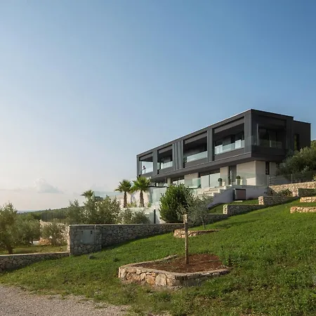 Panoramica: Luxury Seaside Retreat Near Labin-rabac Koromacno