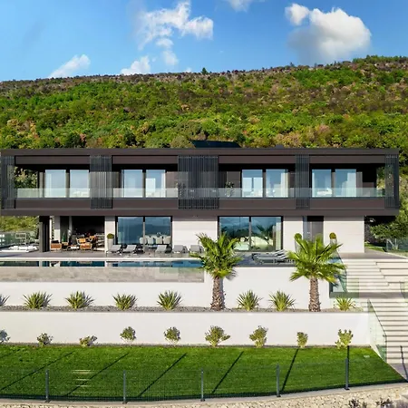 Panoramica: Luxury Seaside Retreat Near Labin-rabac *